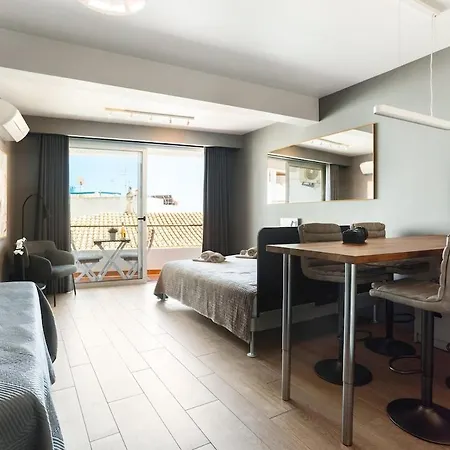 Gorgeous Flat 3min Walk To דירה *