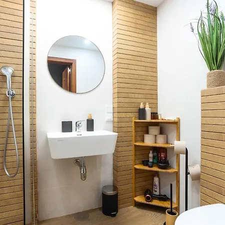 Апартаменты Gorgeous Flat 3min Walk To